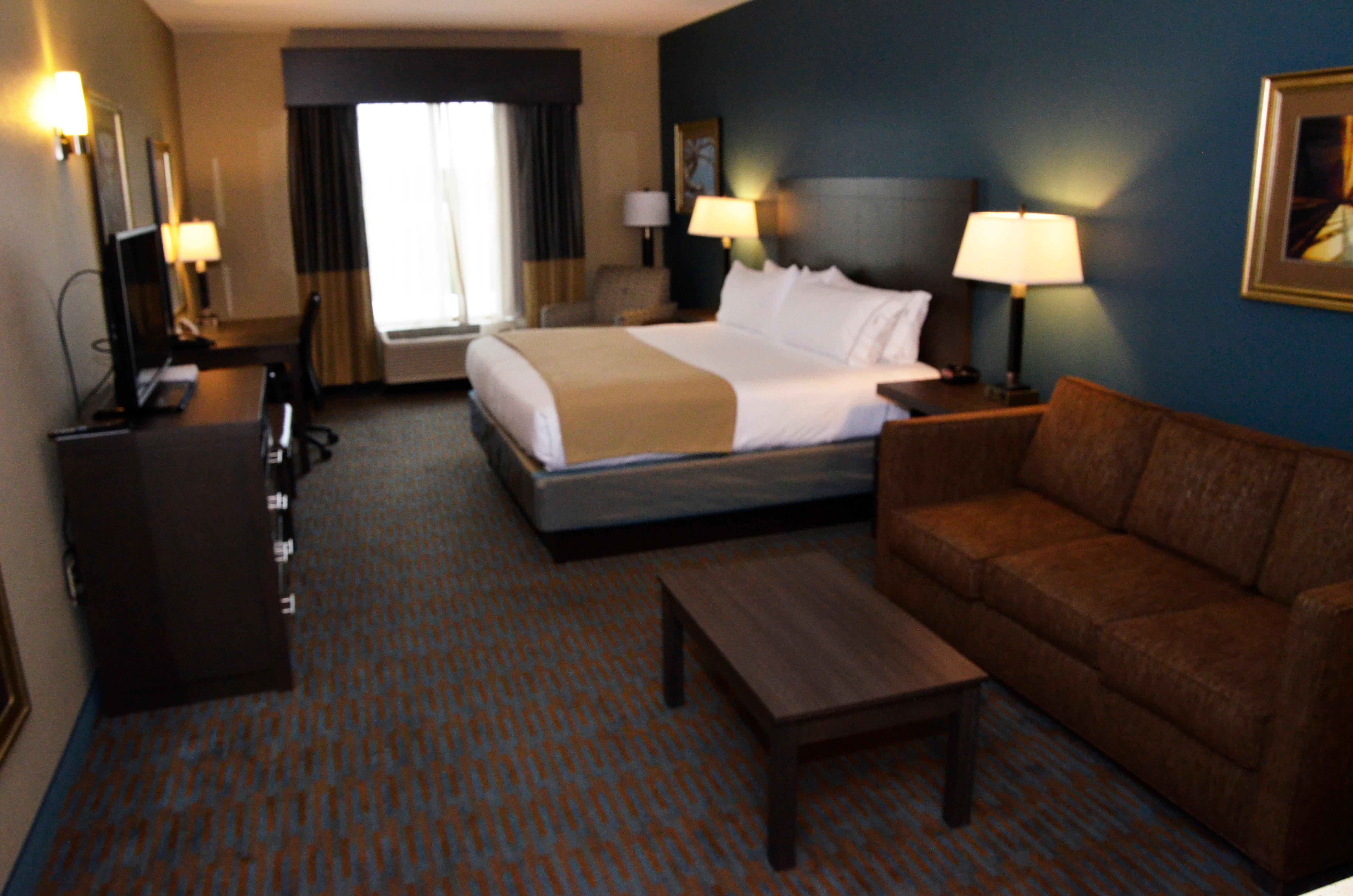 Holiday Inn Express Hotel & Suites Goldsboro - Base Area By Ihg Exterior photo